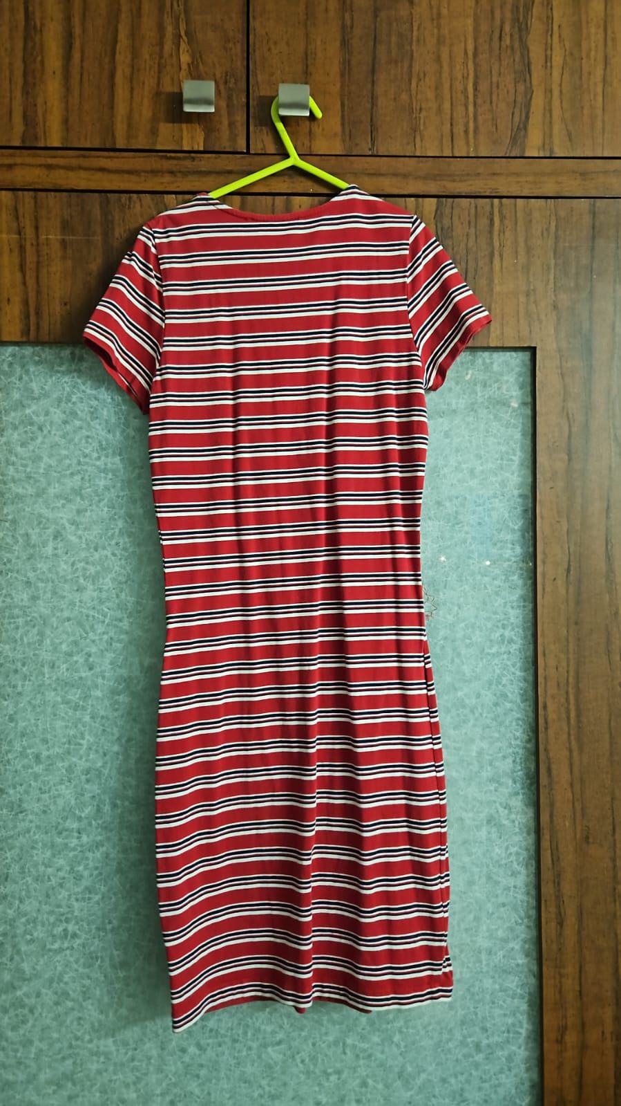 Forever 21 Red Striped Short Sleeve Bodycon Dress