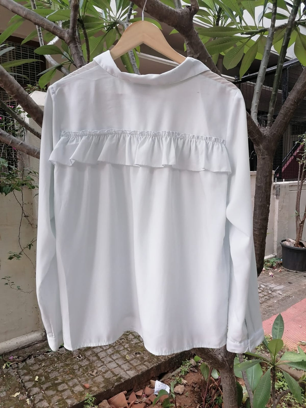 Vero Moda Women's White Long Sleeve Collared Shirt with Ruffle Detail - Size XL