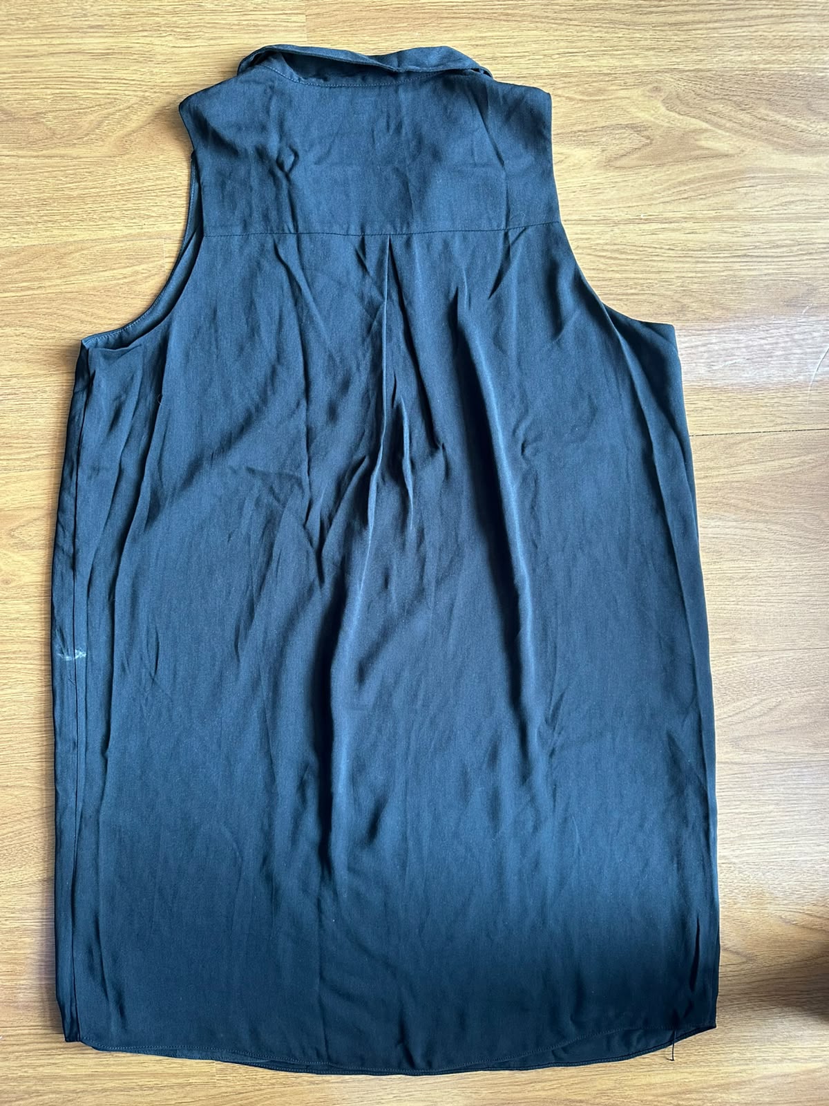 Naked Zebra Women's Black Sleeveless Collared Tunic Top