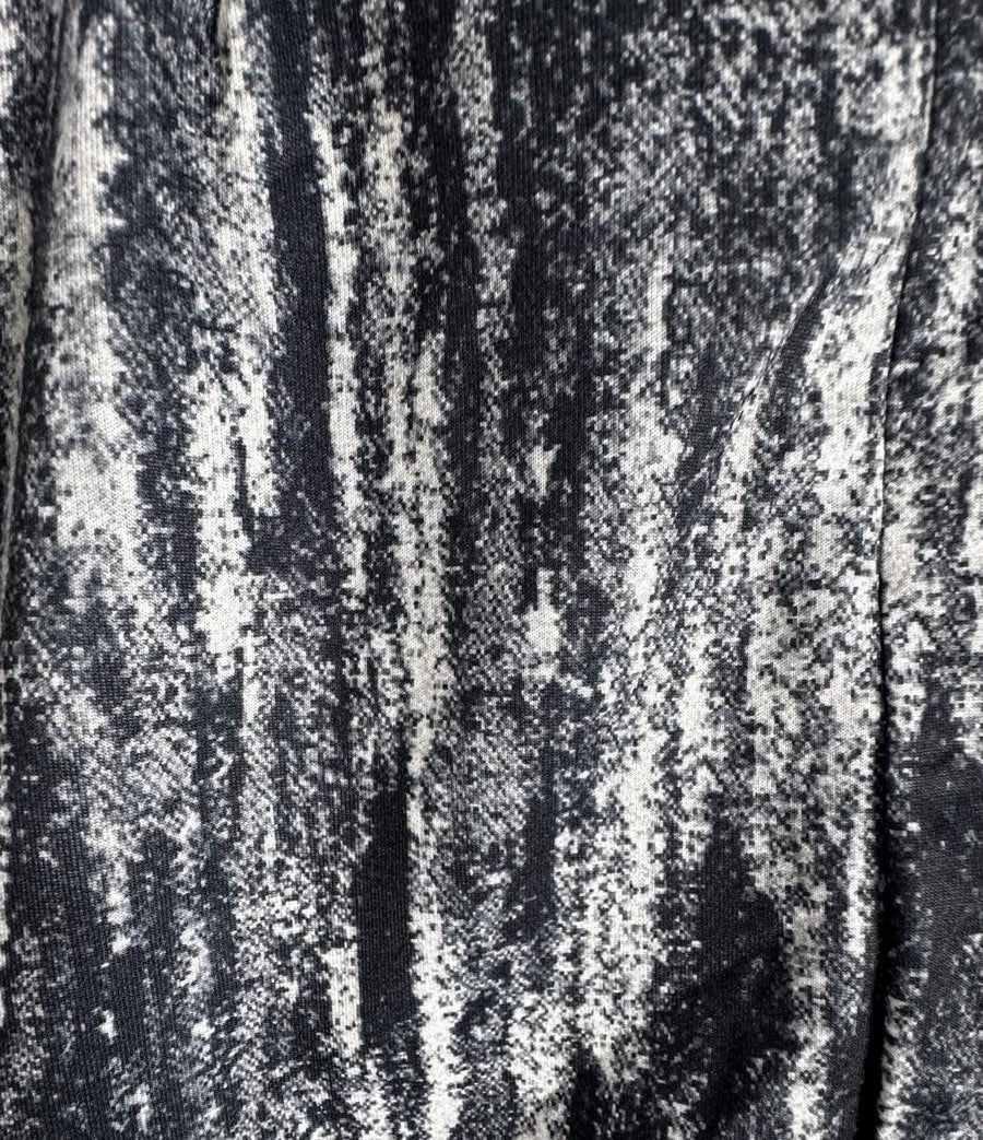 Women's Black and White Abstract Print Mini Skirt