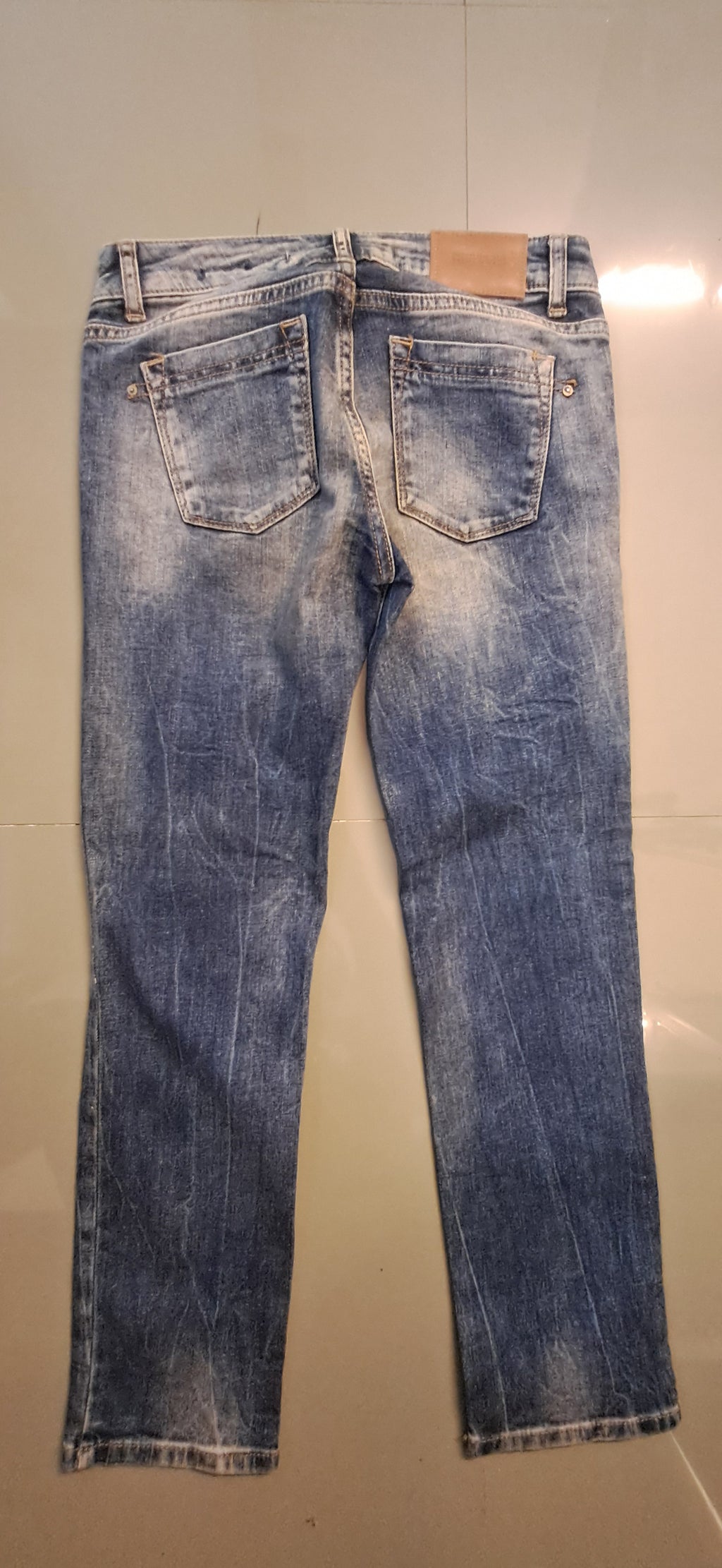 Zara TRF Women's Blue Distressed Straight Fit Jeans