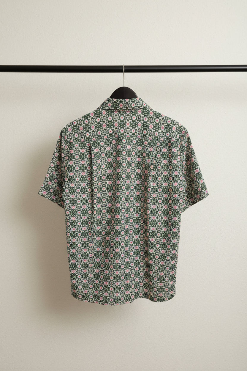 Bulan Bintang Men's Green Floral Short Sleeve Relaxed Fit Shirt