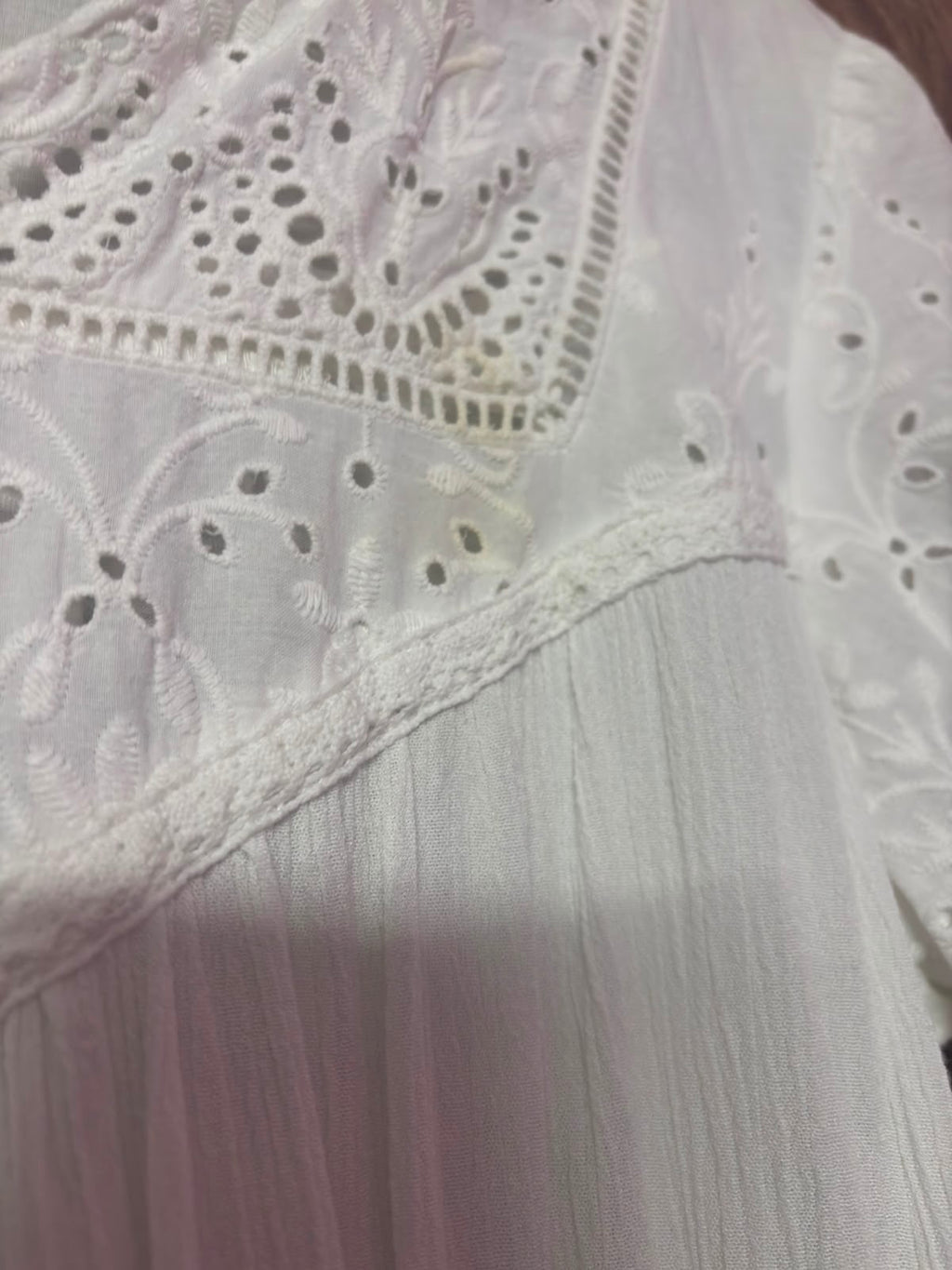 Knox Rose Women's White Eyelet Embroidered V-Neck Tunic Top - Size M
