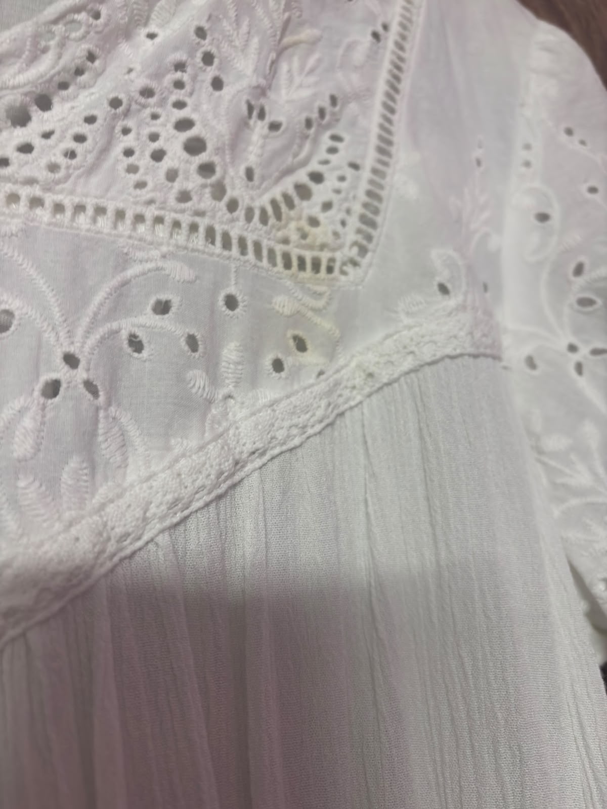Knox Rose Women's White Eyelet Embroidered V-Neck Tunic Top - Size M