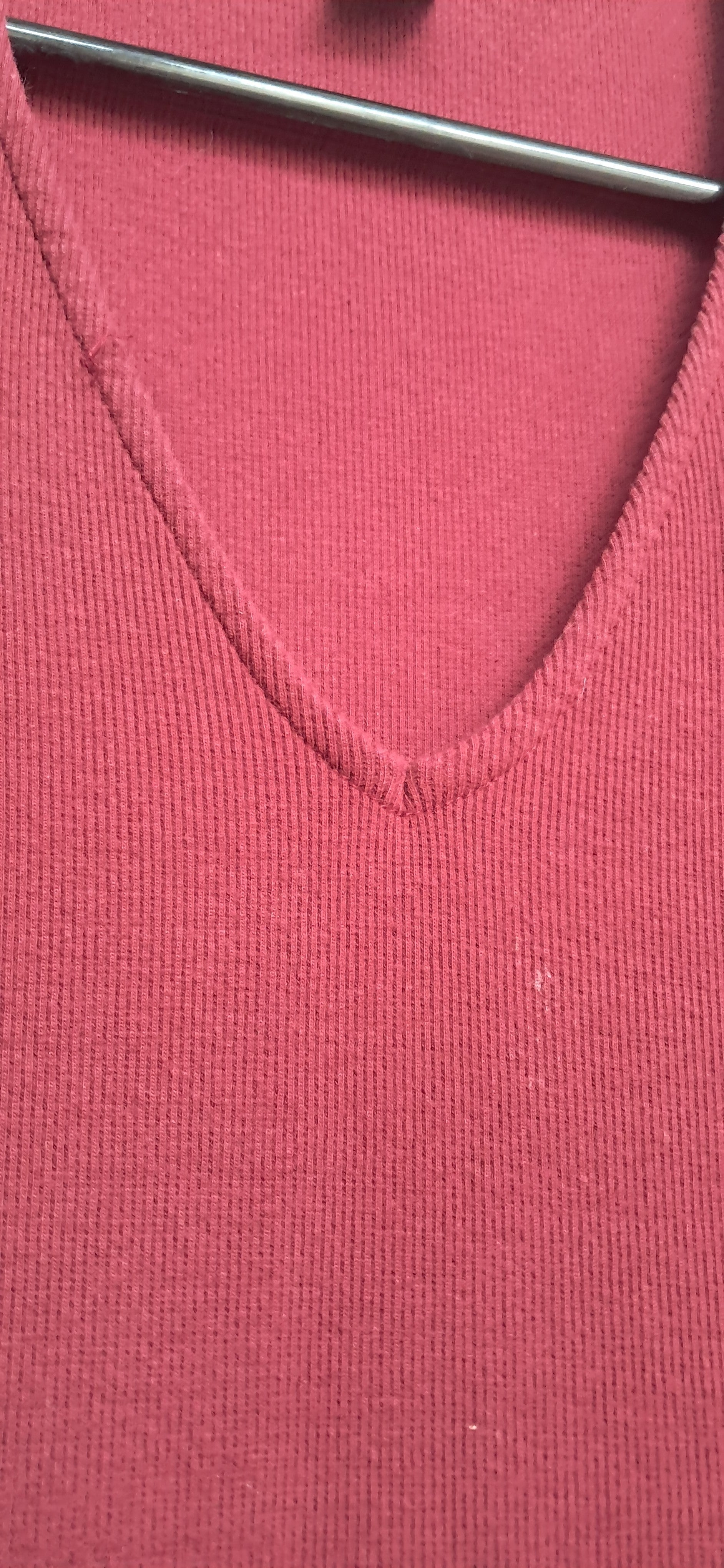 Women's Maroon Ribbed V-Neck Sleeveless Tunic with Side Slits