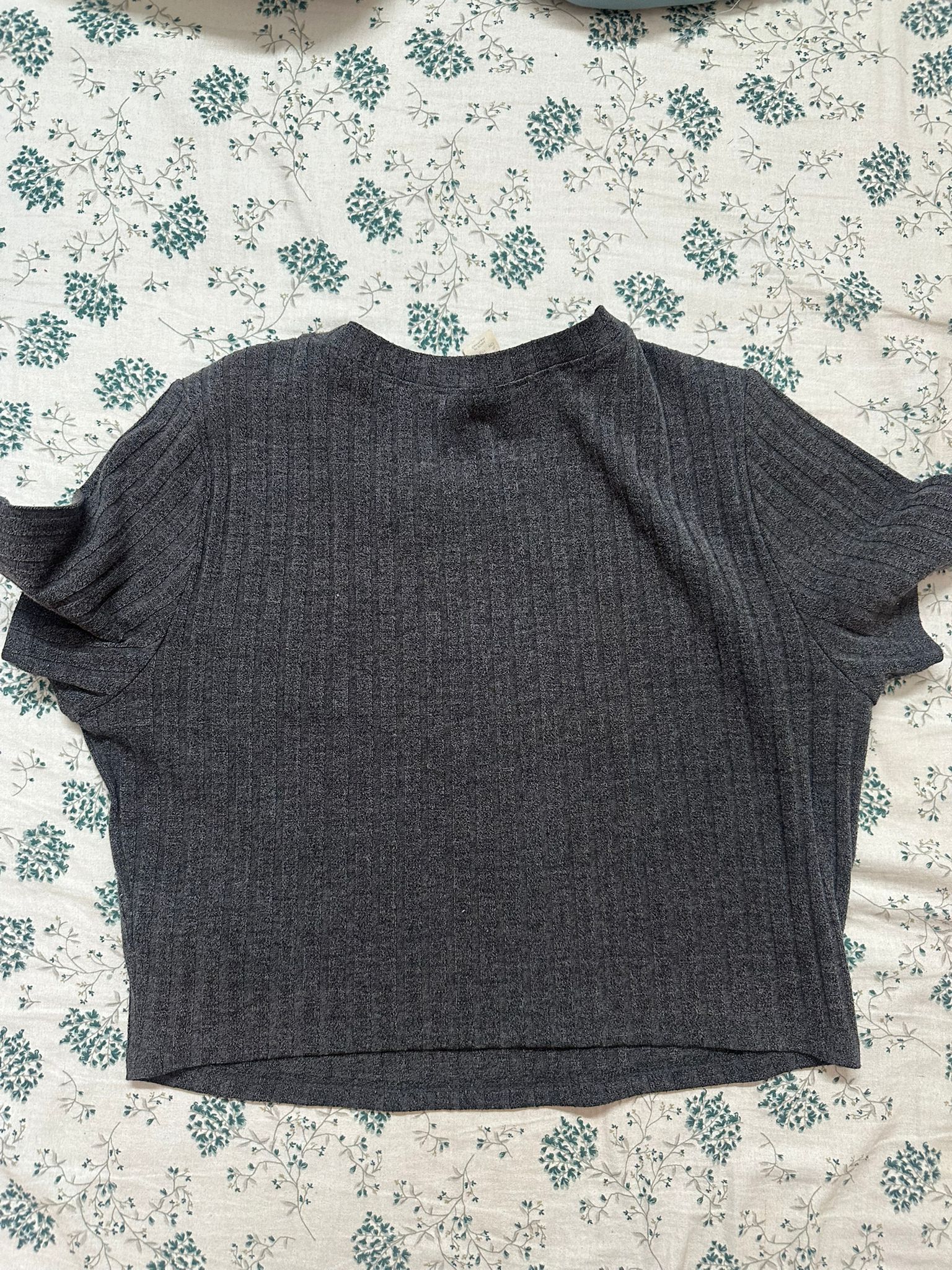 Forever 21 Women's Dark Grey Ribbed Short Sleeve Top