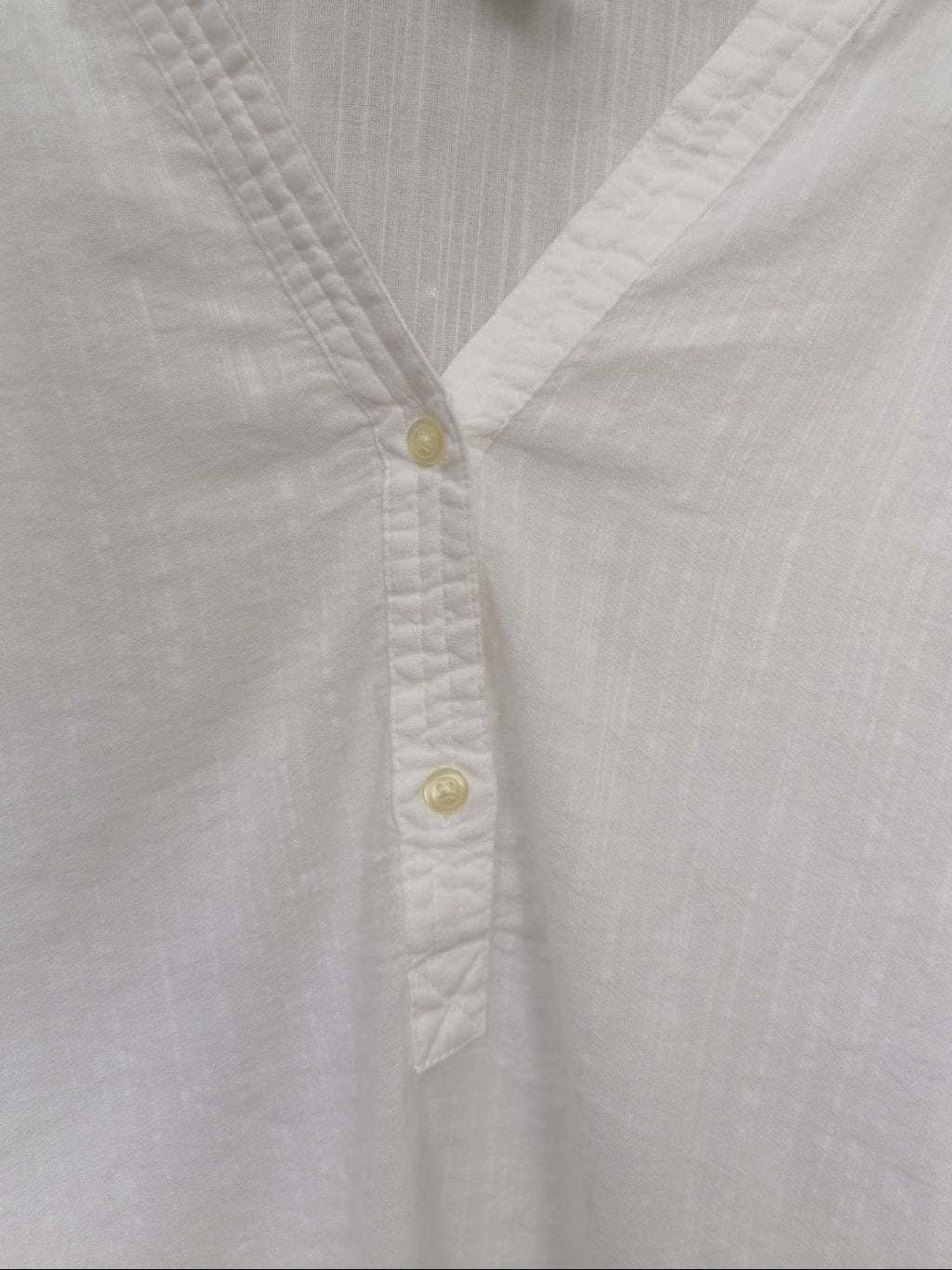 Old Navy Women's White Long Sleeve V-Neck Tunic Top