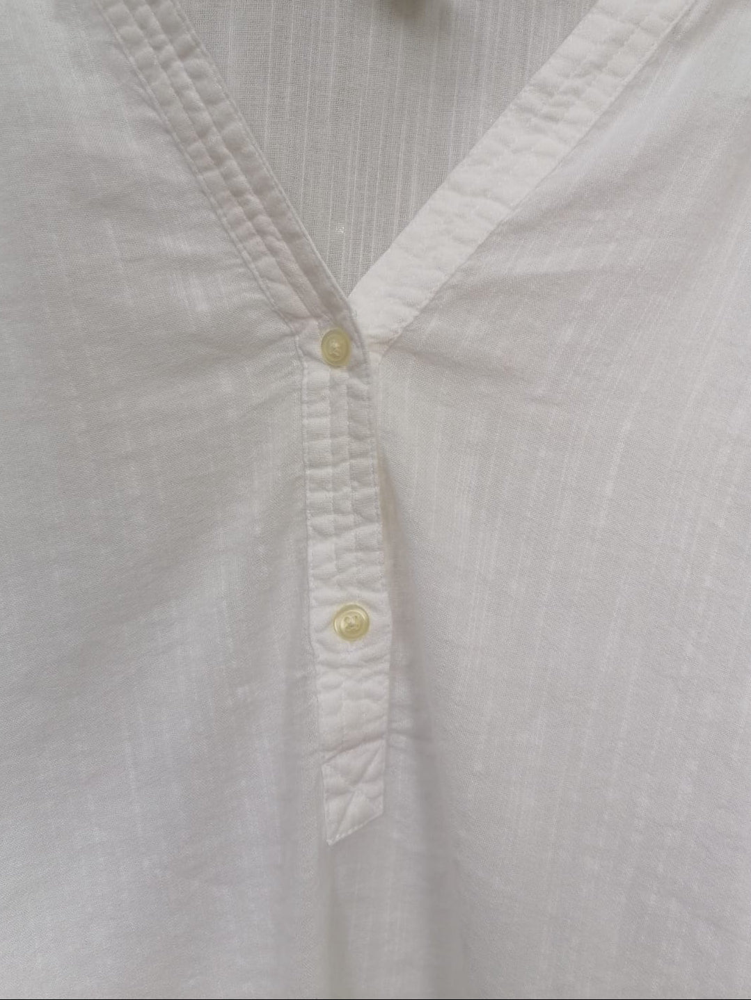Old Navy Women's White Long Sleeve V-Neck Tunic Top