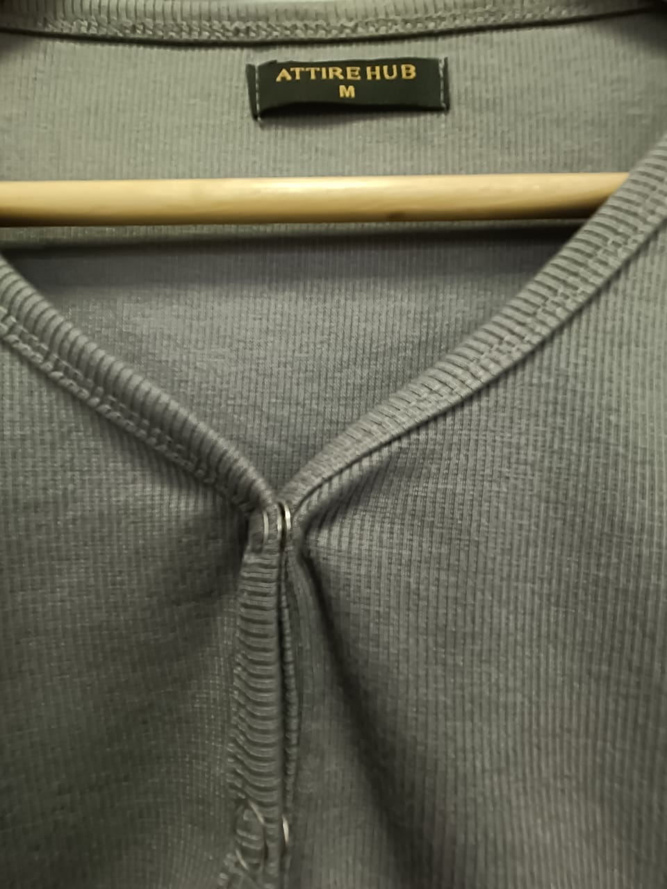 Grey Ribbed V-Neck Button-Front Long Sleeve Crop Top