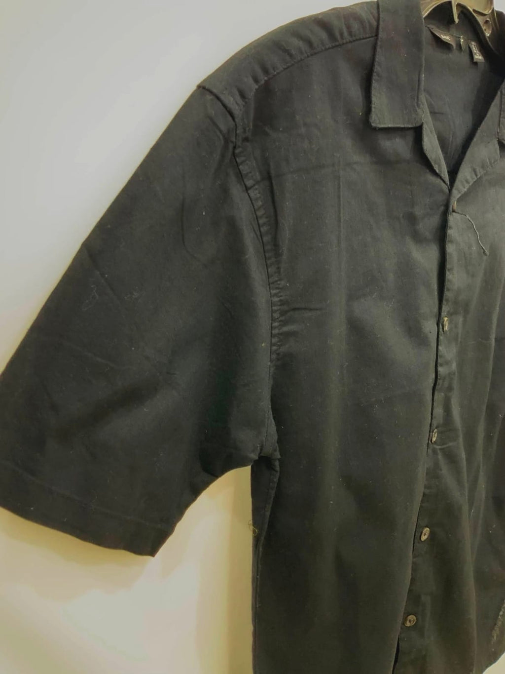 BASIC Men's Black Short Sleeve Collared Shirt