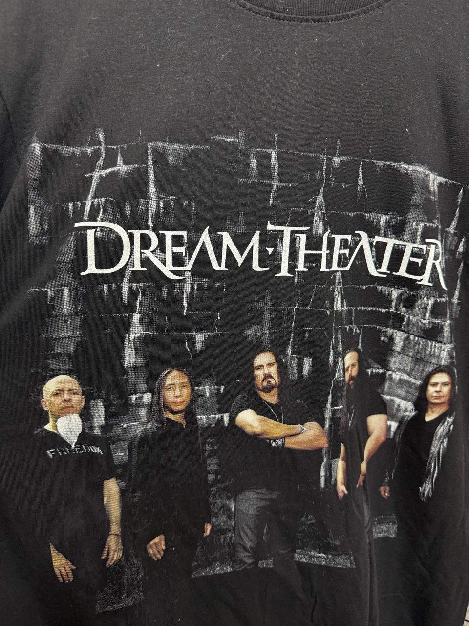 Black Dream Theater Band Print T-shirt by Thanabat