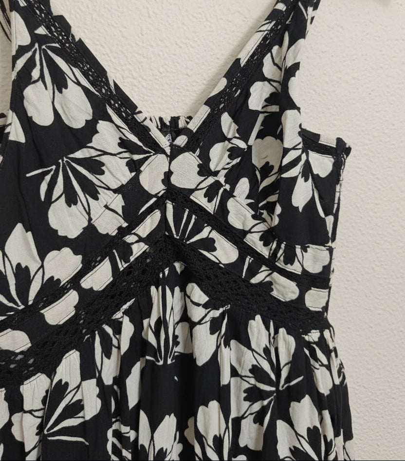 Angie Women's Black and White Floral Rayon Sleeveless Mini Dress