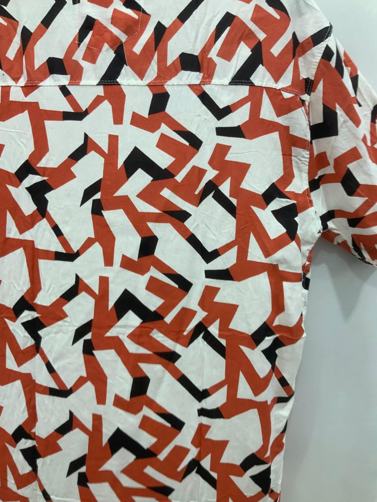 Men's White, Orange & Black Geometric Print Short Sleeve Casual Shirt