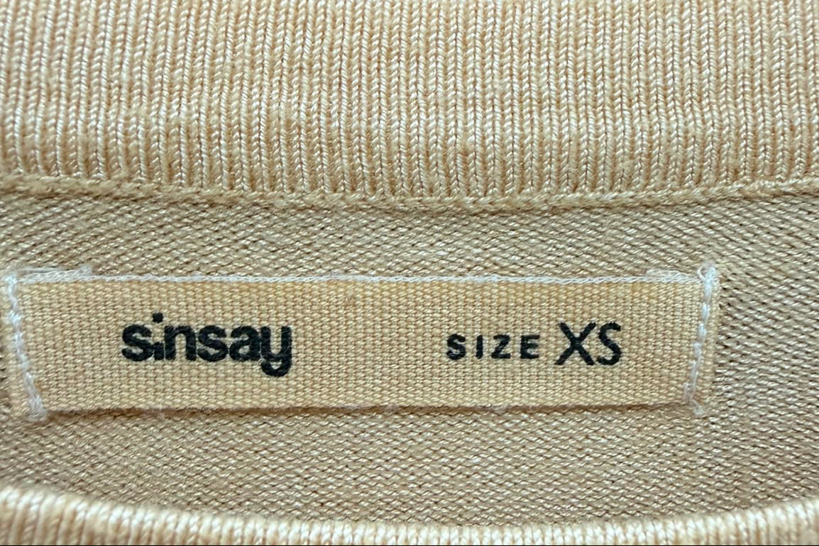 Sinsay Women's Beige Short Sleeve Knit Top with Shoulder Buttons