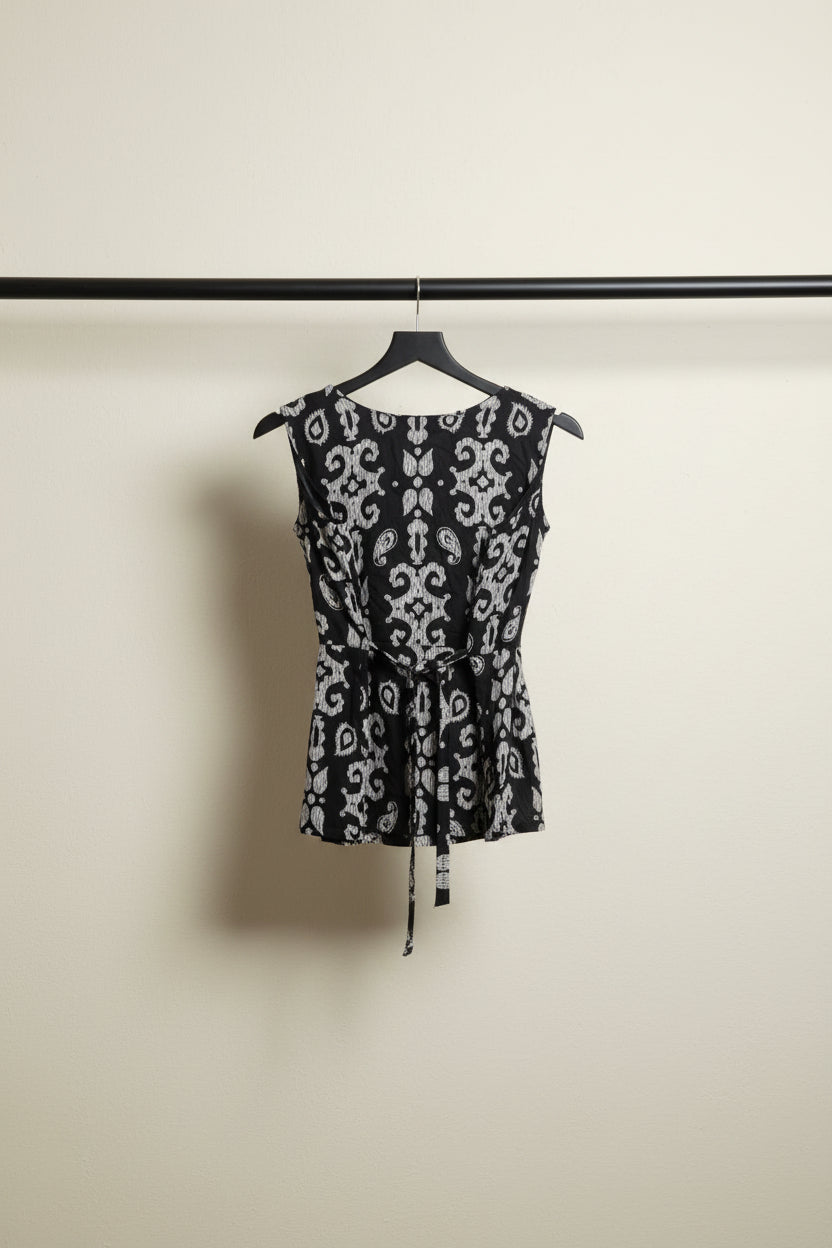 Black & White Paisley Print Sleeveless Tunic Top