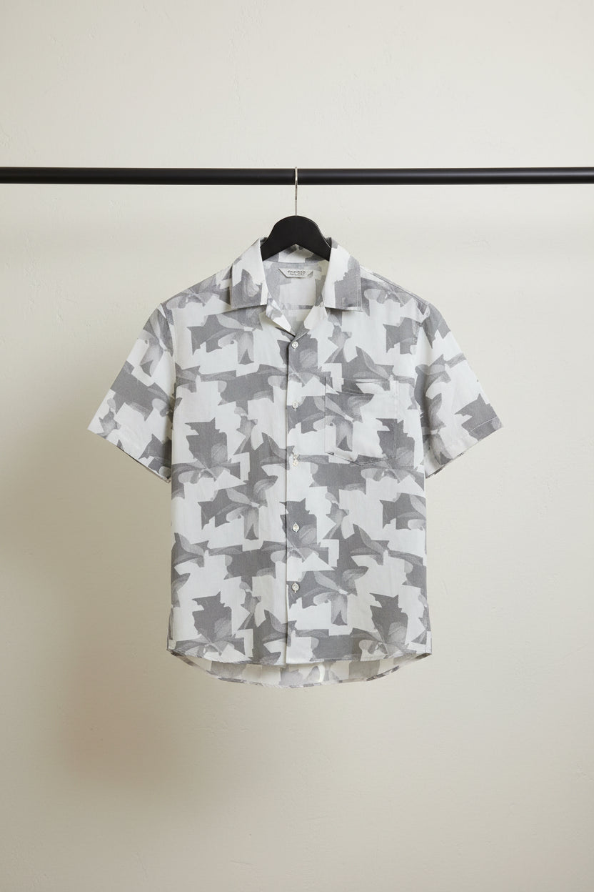 The Rock Way Men's Grey and White Abstract Print Short Sleeve Casual Shirt