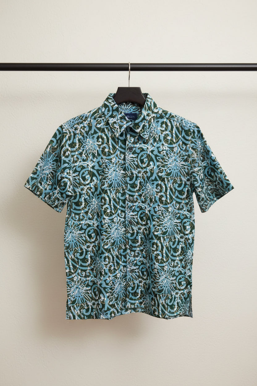 Bulan Bintang Men's Green & Blue Abstract Print Relaxed Fit Short Sleeve Shirt