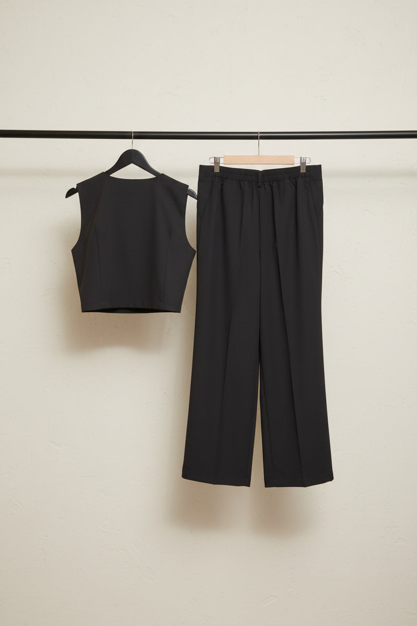 Lyt. DESIGNER Black Sleeveless V-Neck Button-Front Vest