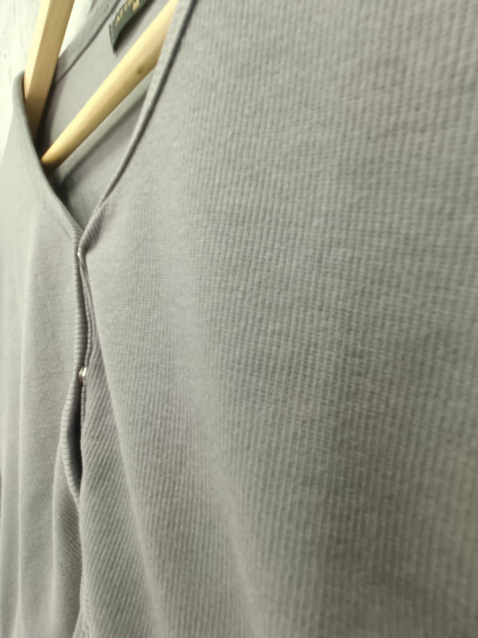 Grey Ribbed V-Neck Button-Front Long Sleeve Crop Top