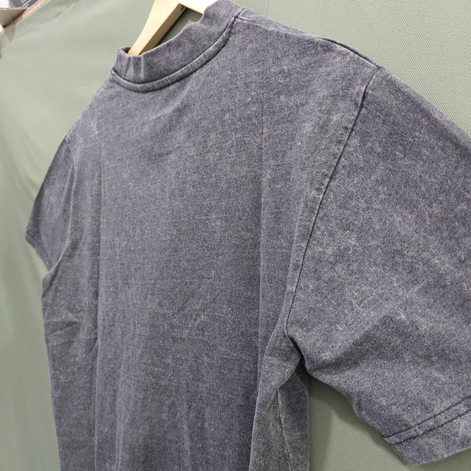 UNIQLO U Men's Grey Acid Wash Short Sleeve T-shirt