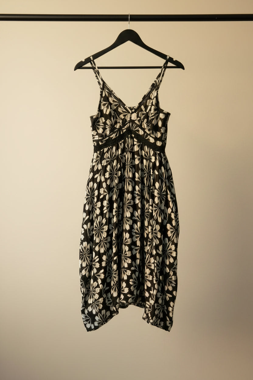 Angie Women's Black and White Floral Rayon Sleeveless Mini Dress
