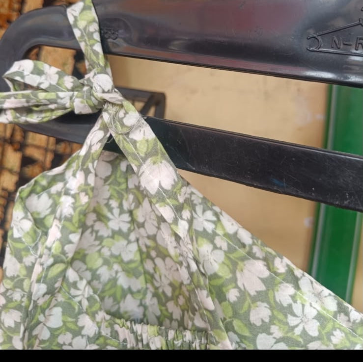 Women's Green and White Floral Print Sleeveless A-Line Top