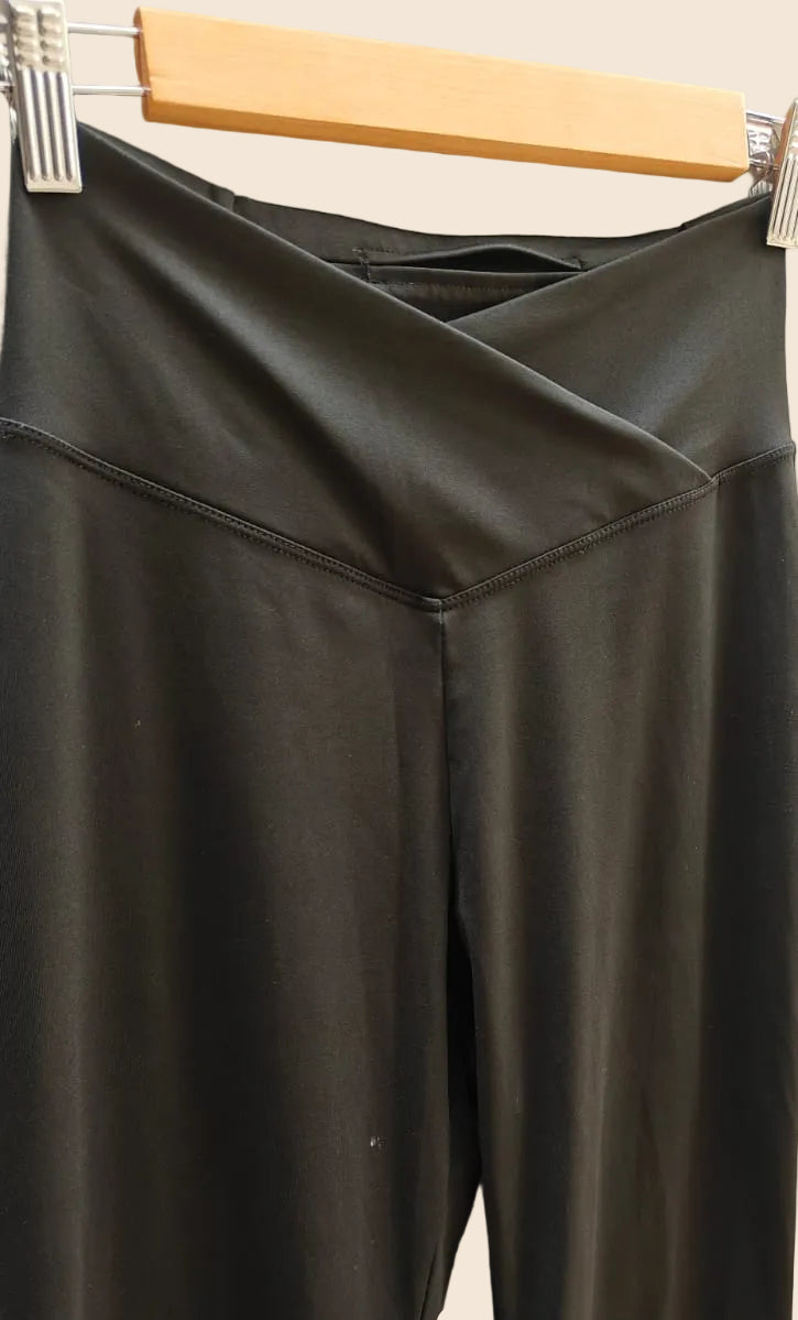Women's Black High-Waist Flared Leggings