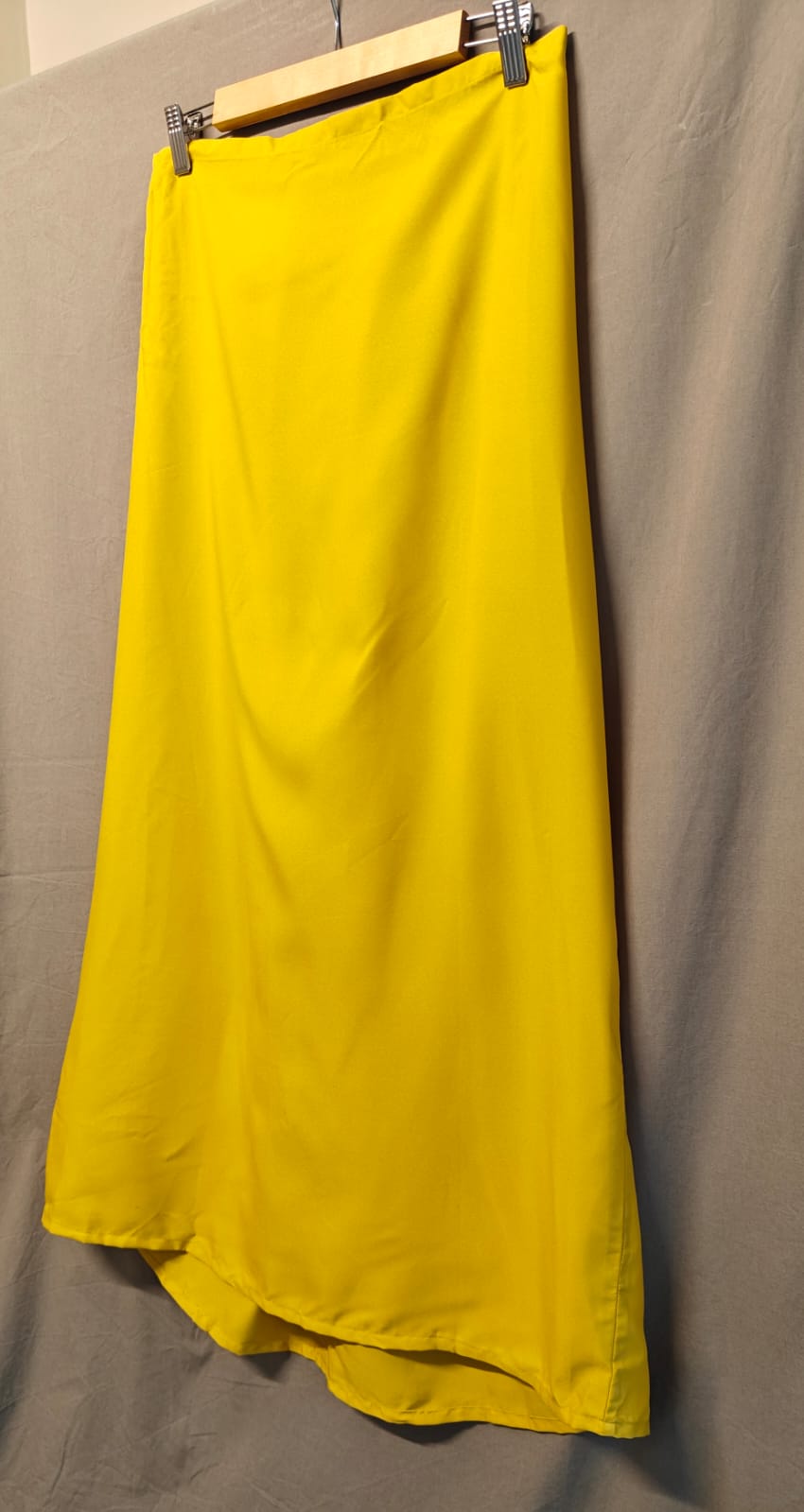 Women's Yellow Elastic Waist Relaxed Fit Maxi Skirt