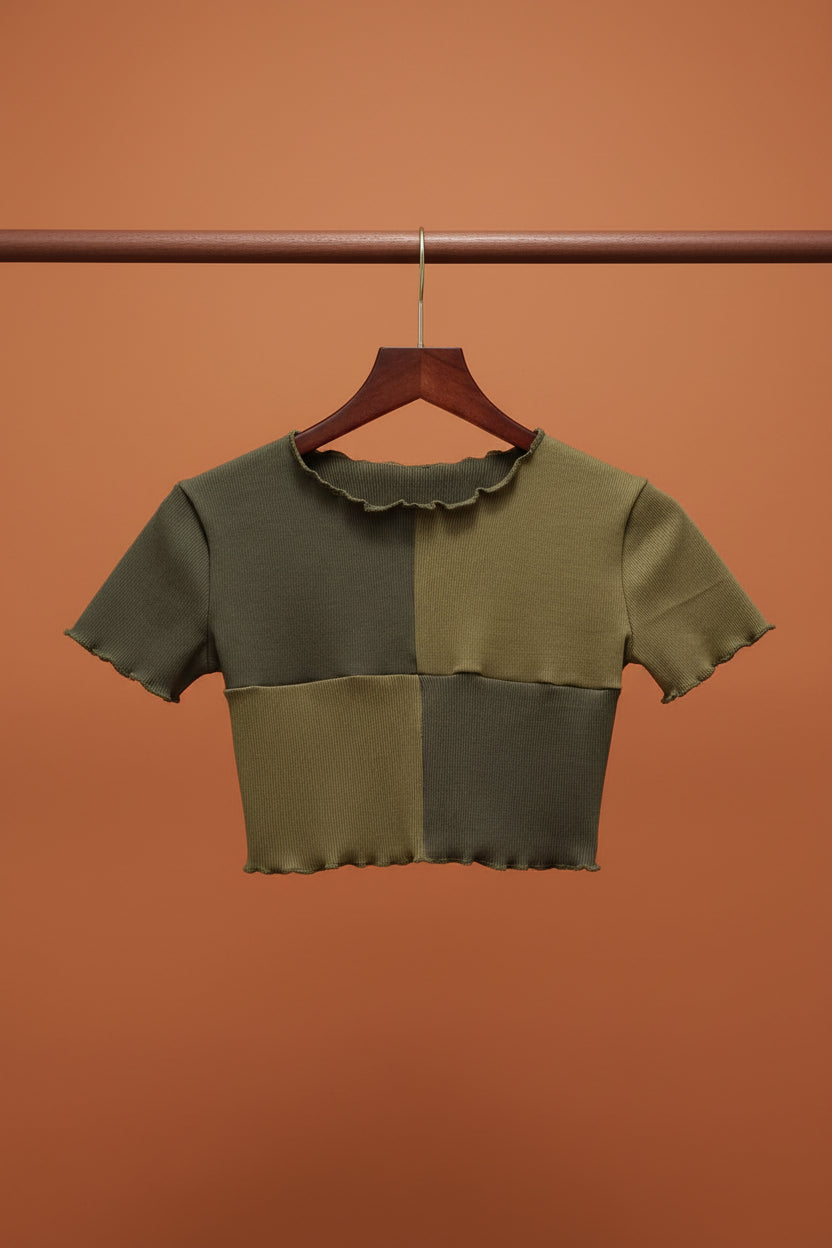 LILLEAGLE Women's Colorblock Ribbed Knit Crop Top with Ruffle Trim