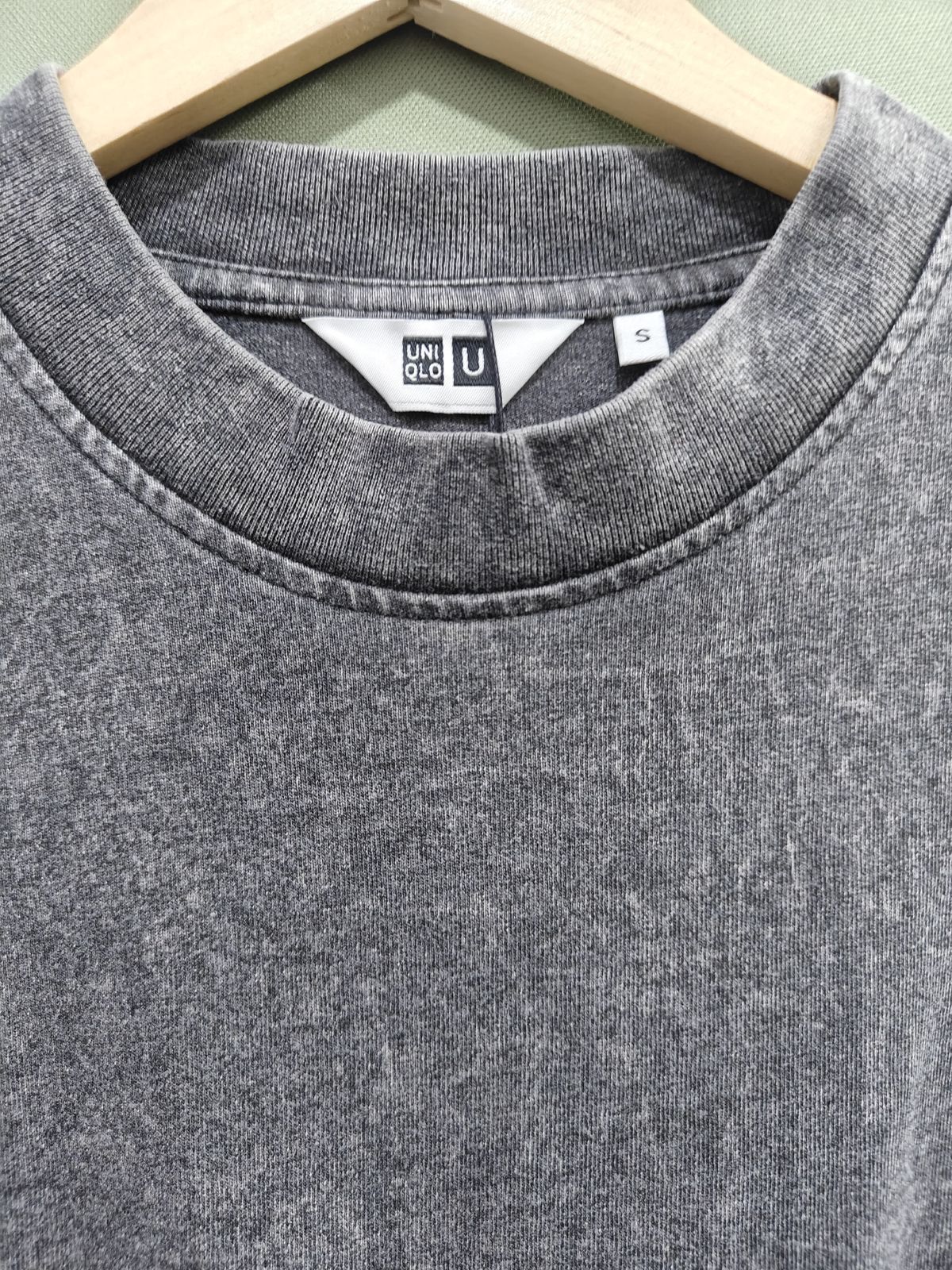UNIQLO U Men's Grey Acid Wash Short Sleeve T-shirt