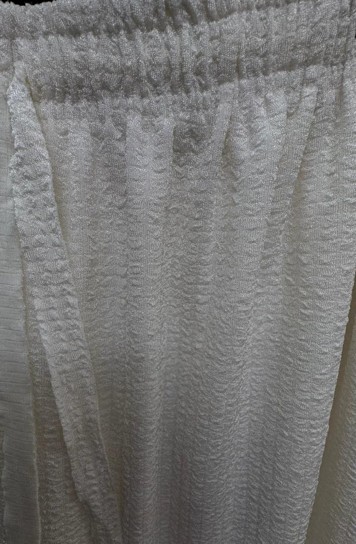Women's Off-White Textured Wide Leg Trousers