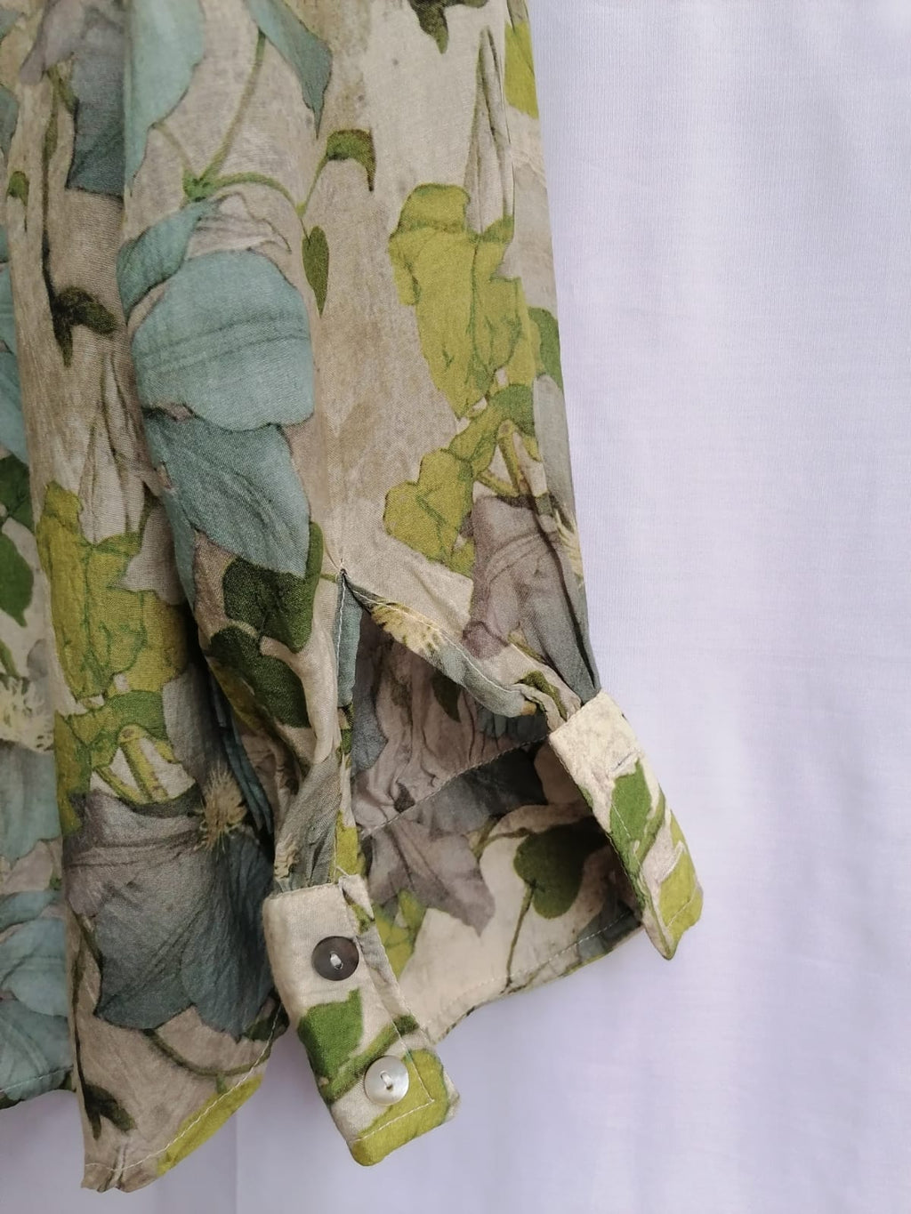 Women's Multicolor Floral Print Long Sleeve Button-Up Shirt