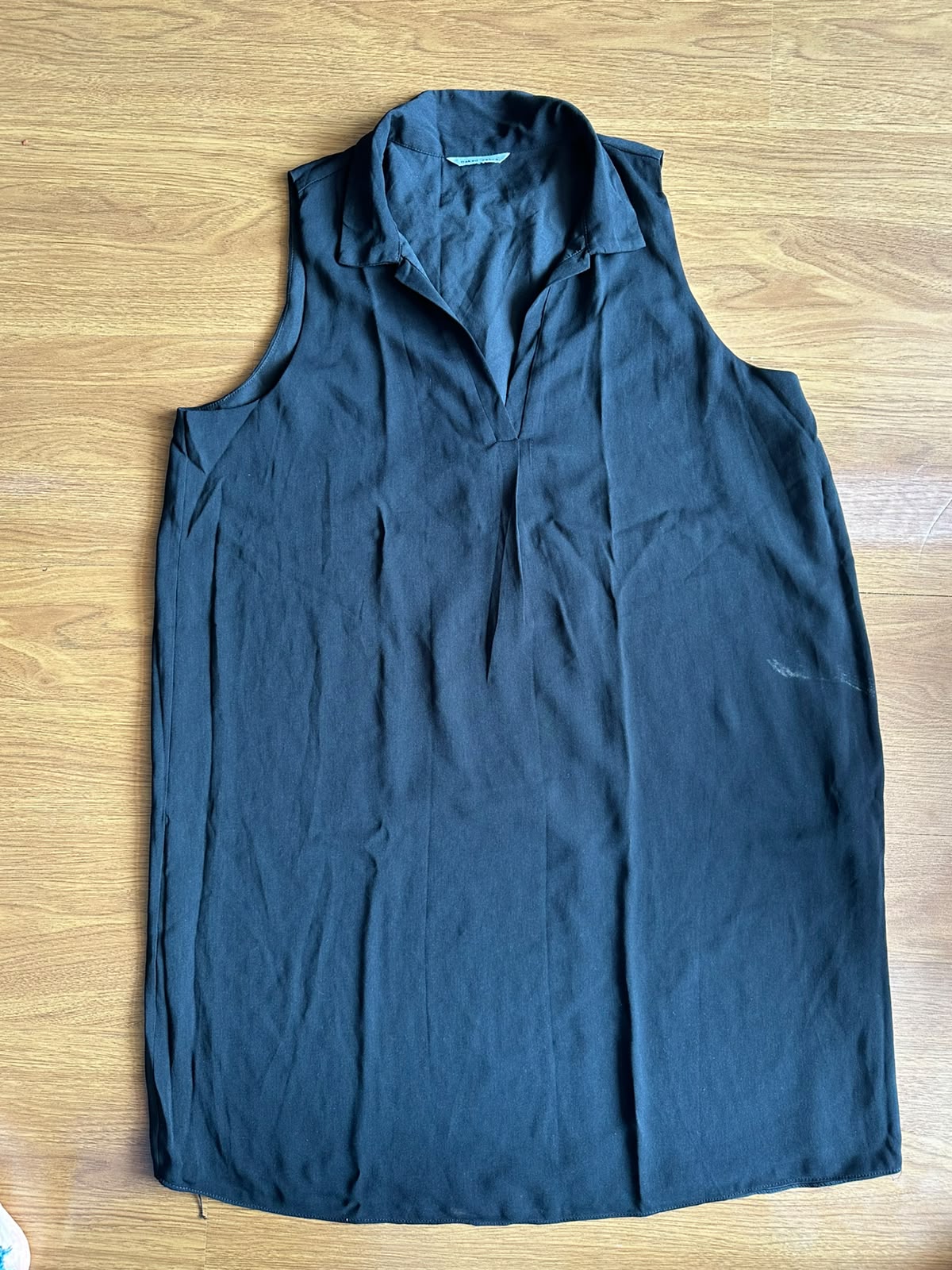 Naked Zebra Women's Black Sleeveless Collared Tunic Top