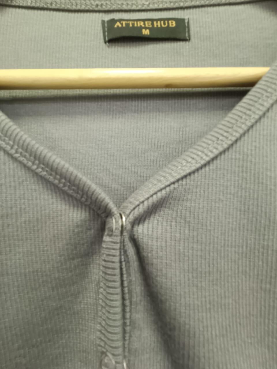 Grey Ribbed V-Neck Button-Front Long Sleeve Crop Top
