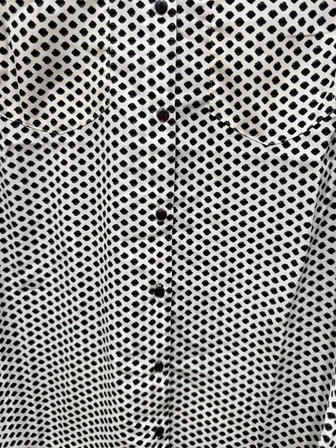 Women's Black and White Diamond Print Long Sleeve Button-Up Shirt