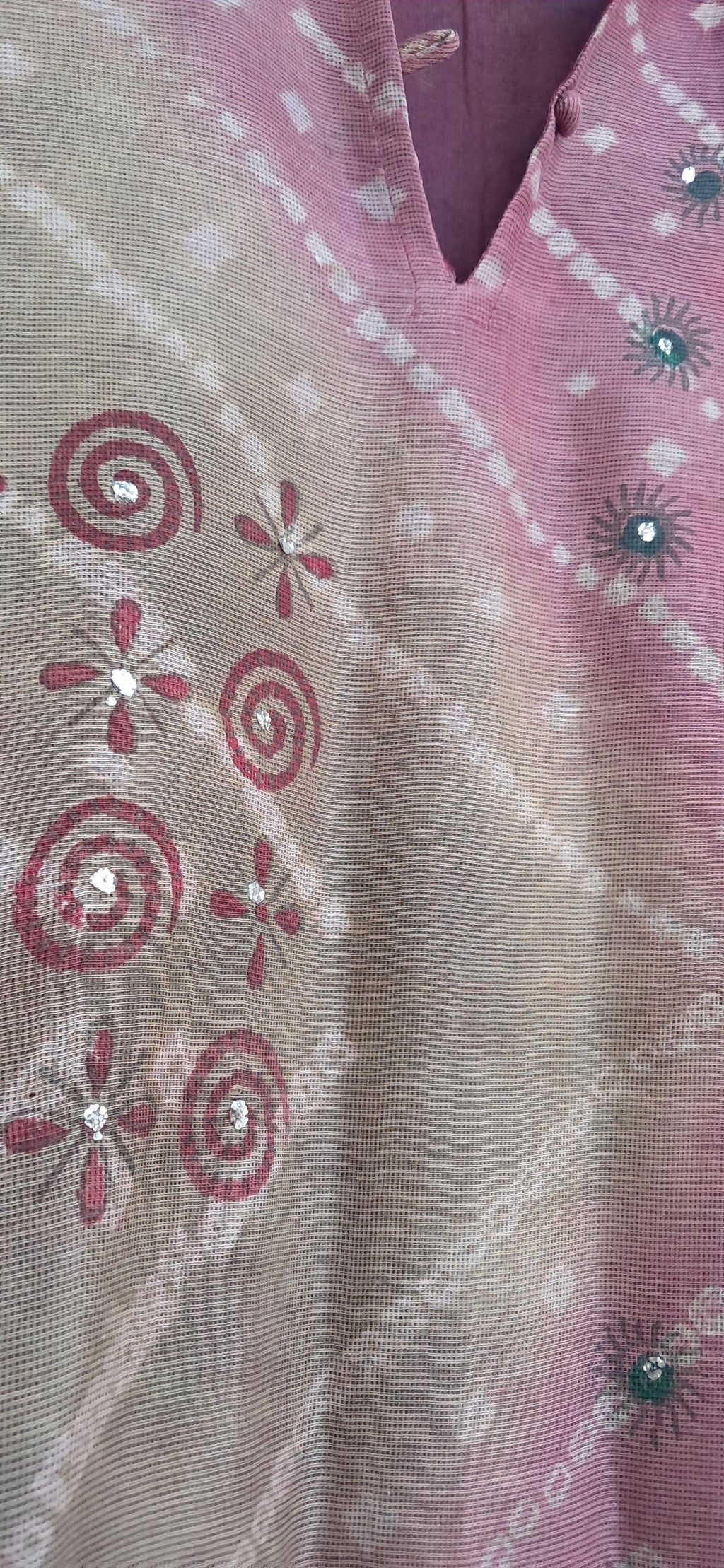 Women's Sleeveless Bandhani Print Kurta with Embellishments