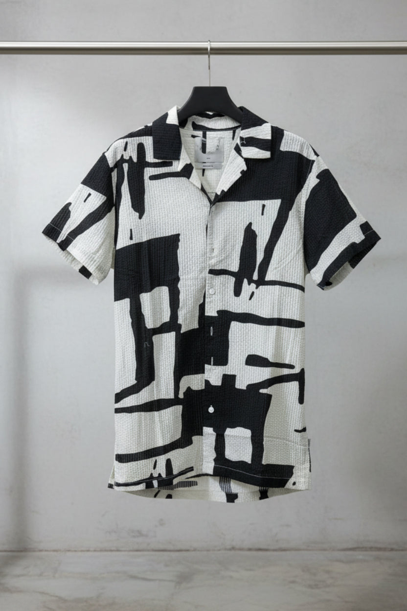 Men's Black & White Abstract Print Short Sleeve Shirt