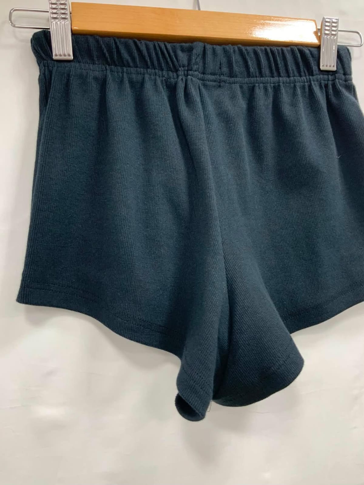 ATTIRE HUB Women's Black Ribbed Knit Casual Shorts