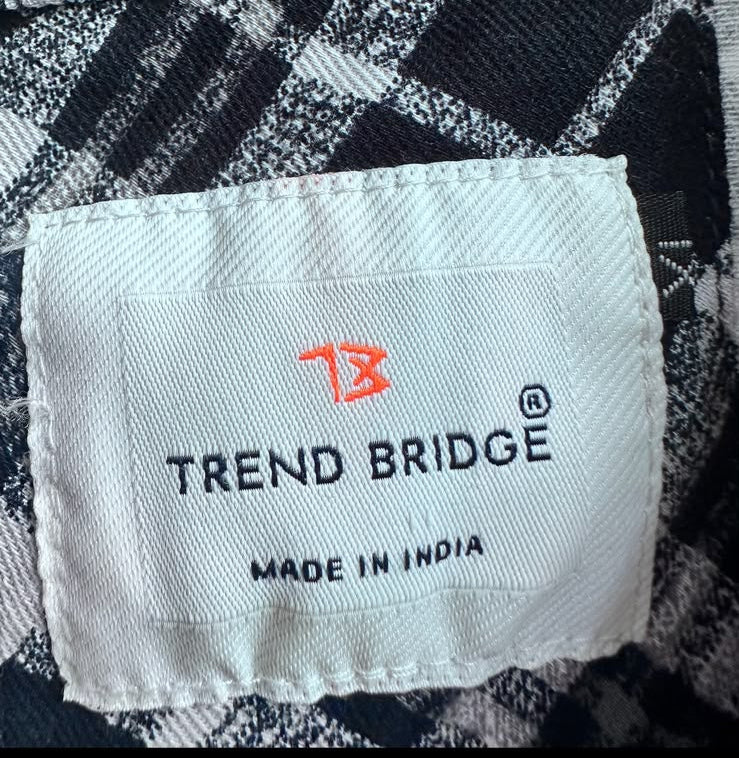 TREND BRIDGE Men's Black and White Plaid Flannel Shirt