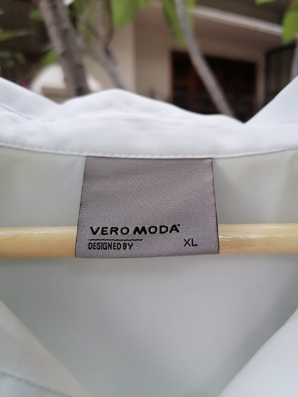 Vero Moda Women's White Long Sleeve Collared Shirt with Ruffle Detail - Size XL