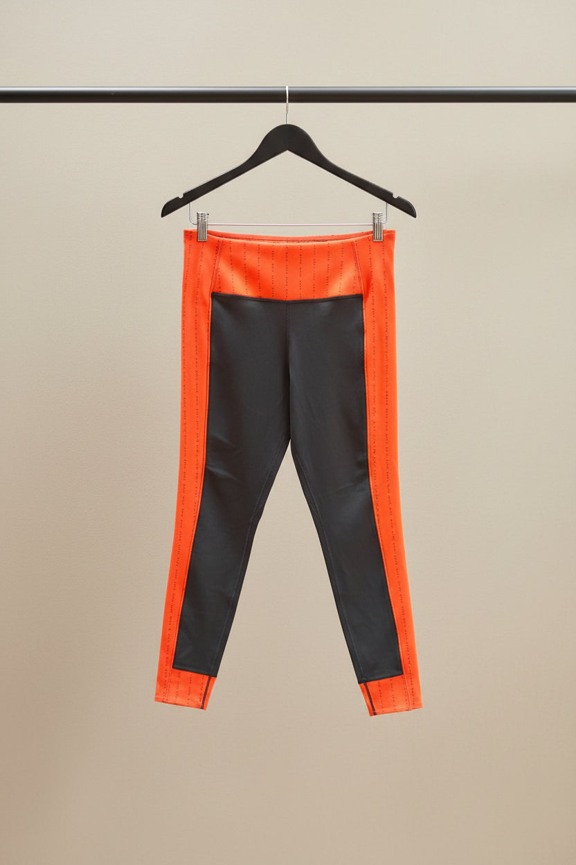 Nike Dri-Fit XL Black and Orange Cropped Leggings