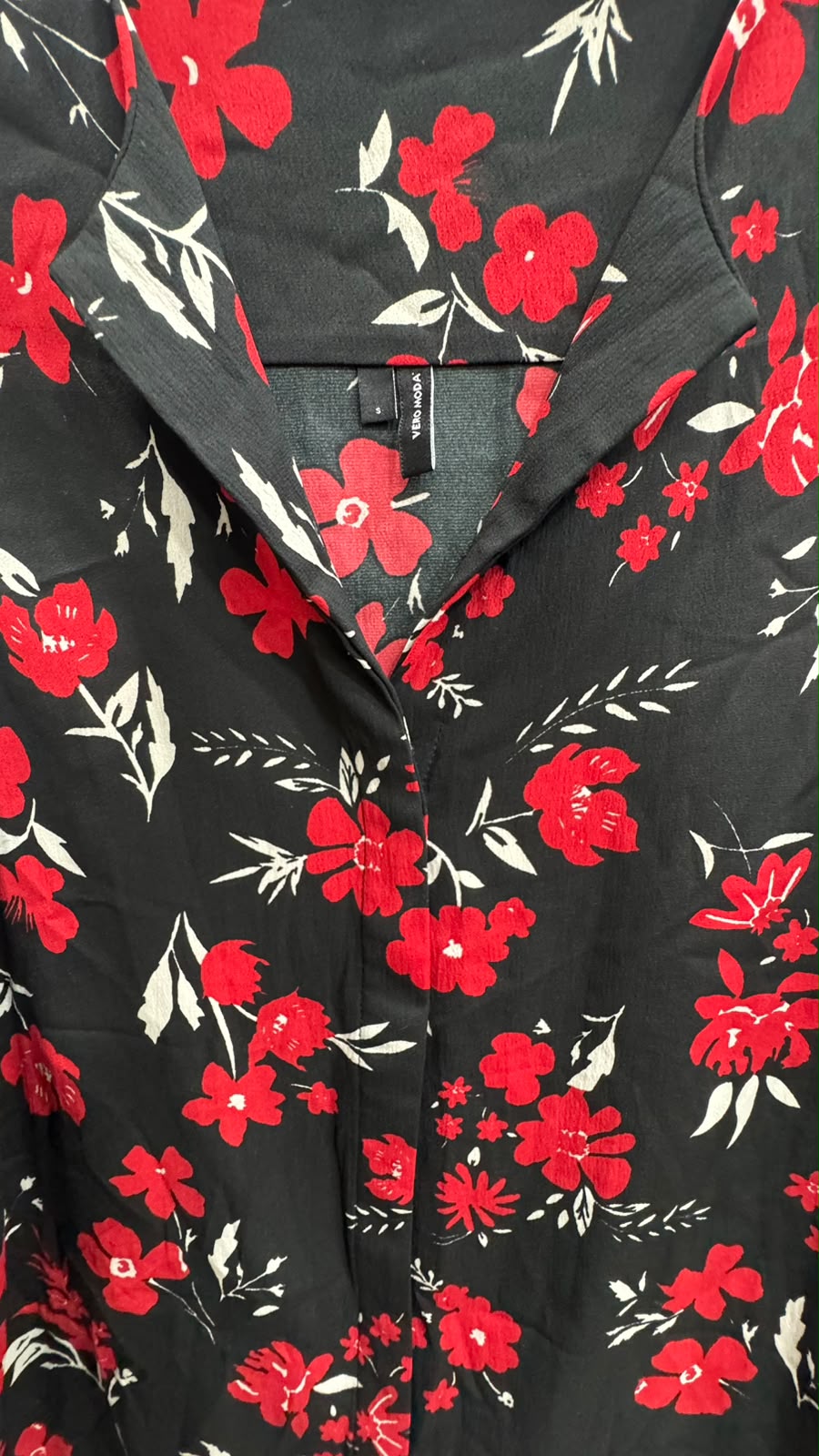 Vero Moda Women's Black & Red Floral Print Long Sleeve Blouse