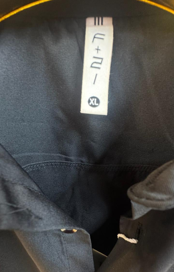 F+21 Black Long Sleeve Button-Up Shirt with Crown Pin