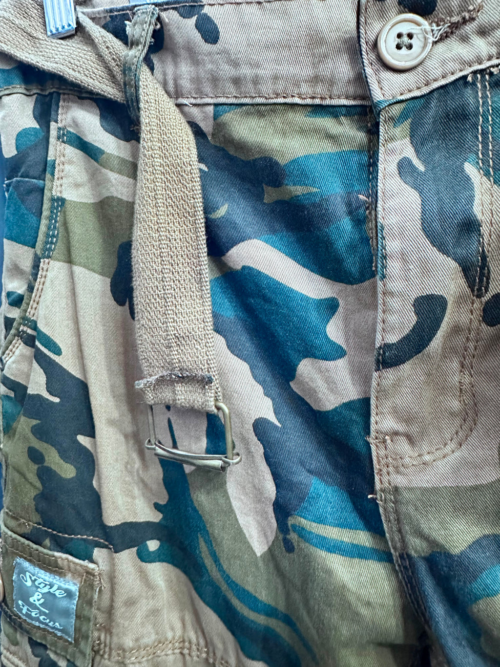 Men's Camouflage Cargo Shorts with Belt - Style & Focus