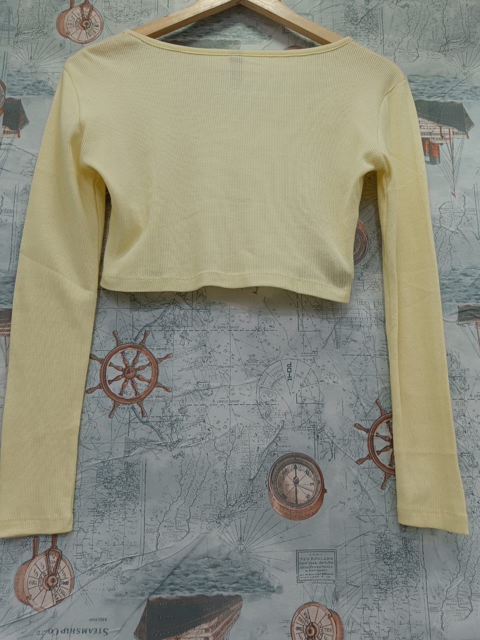 LILLEAGLE Women's Cream Ribbed Long Sleeve Crop Top
