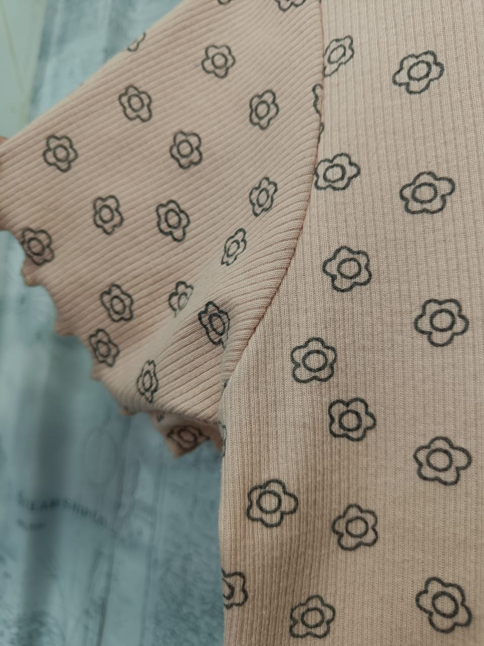 H&M Pink Floral Ribbed V-Neck Crop Top with Lettuce Trim
