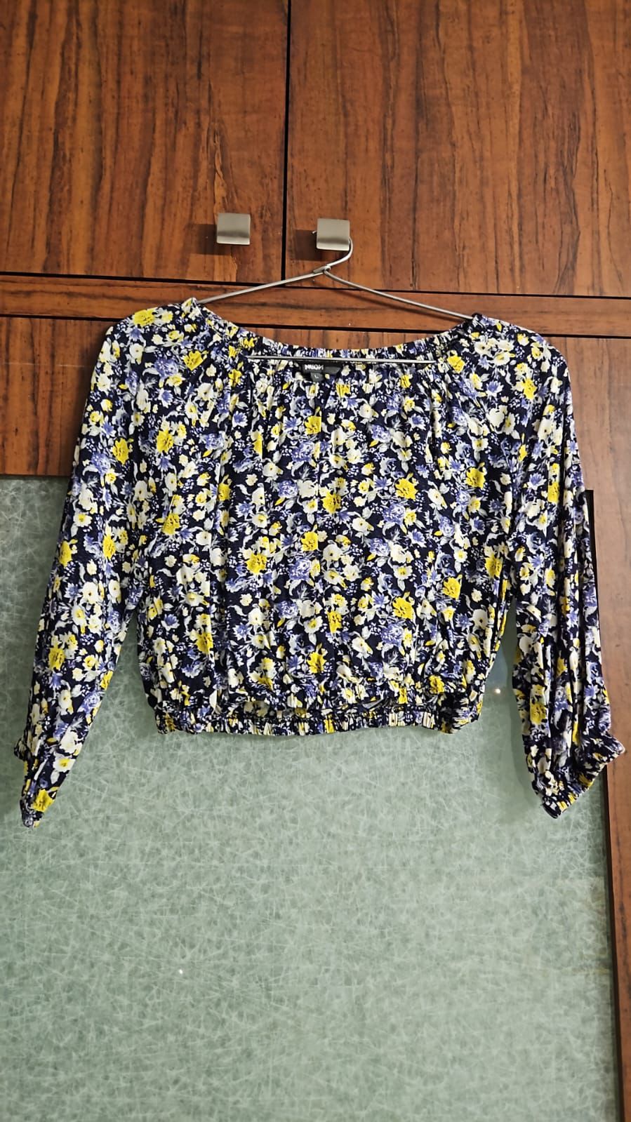Women's Floral Print Full Sleeve Crop Top