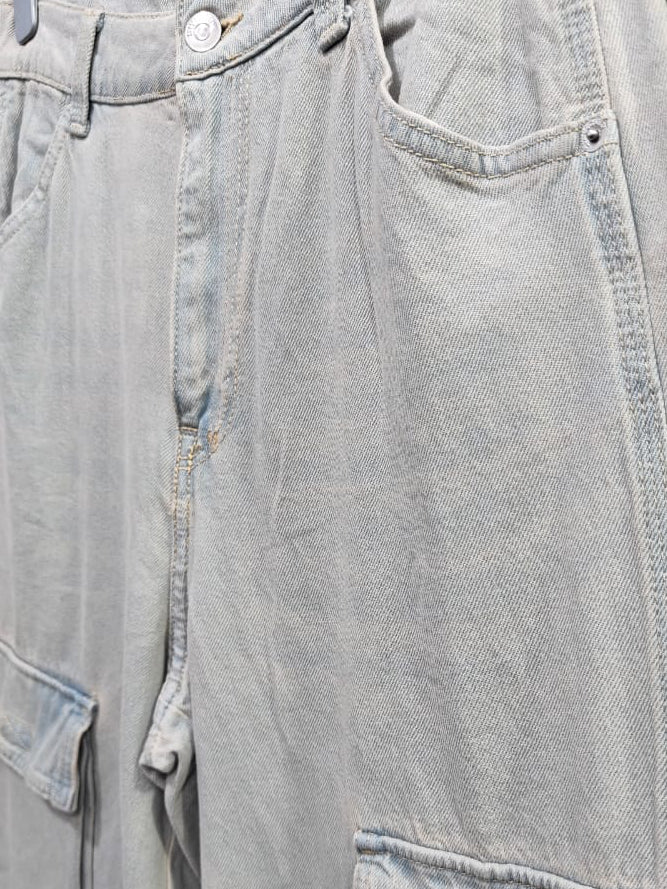 DIVIDED H&M Women's Light Blue Washed Denim Wide Leg Cargo Jeans