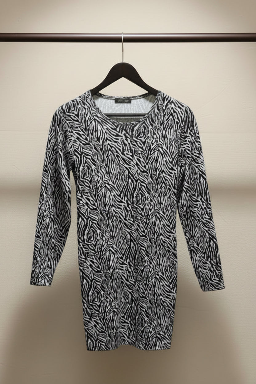 ATTIRE HUB Women's Black & White Zebra Print V-Neck 3/4 Sleeve Top