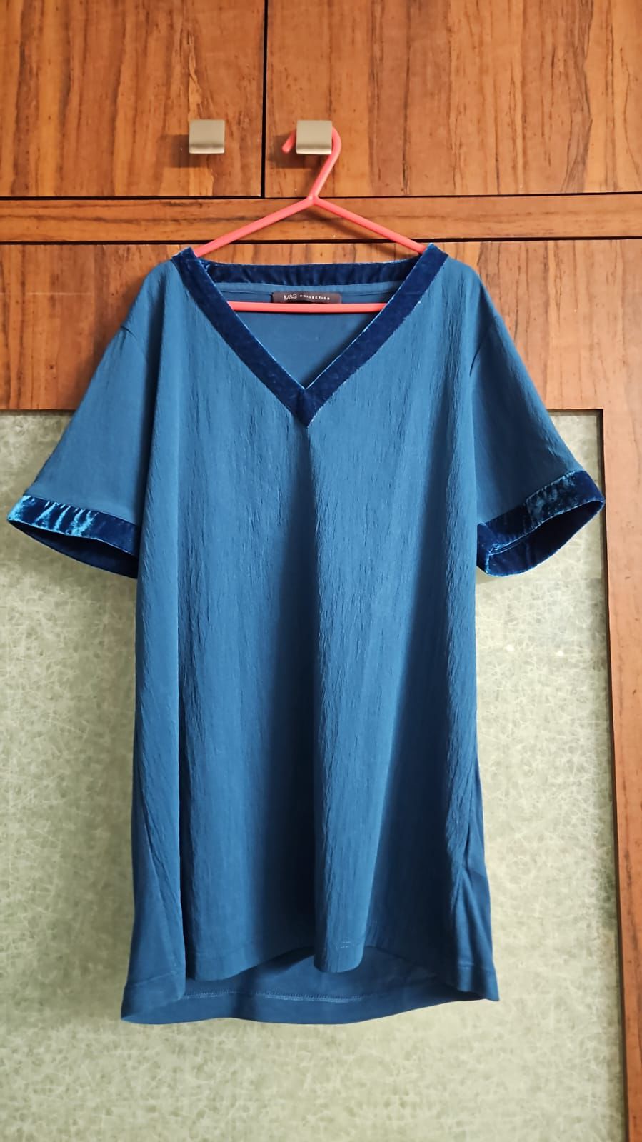 LOS ANGELES Women's Teal Blue Velvet Trim V-Neck Shift Mini Dress